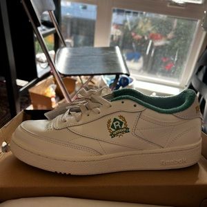 Reebok classics - tennis shoes